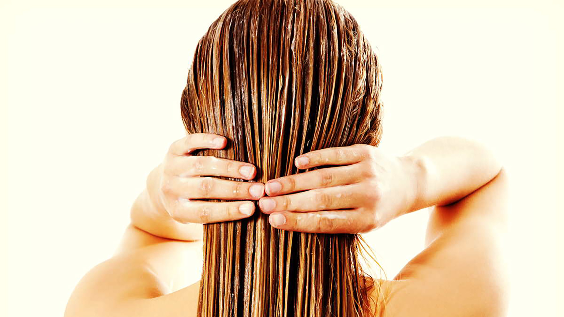 CAPELLI GRASSI: CARATTERISTICHE, CAUSE, CONSIGLI E RIMEDI